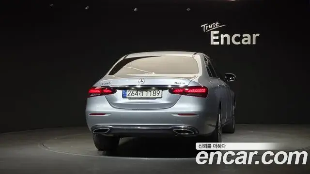 Mercedes-Benz E-Class 2023 — Фото 4/20