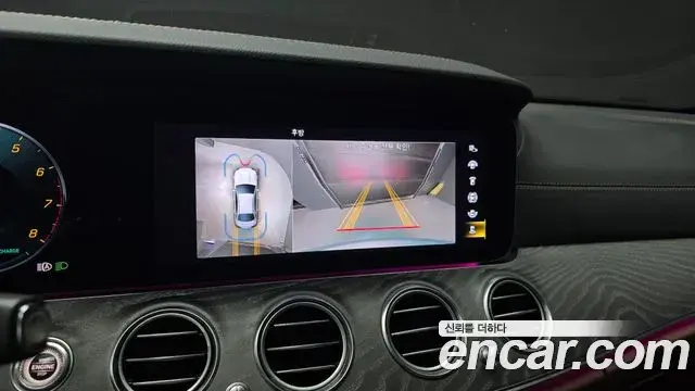 Mercedes-Benz E-Class 2023 — Фото 16/20