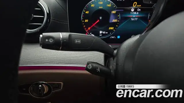 Mercedes-Benz E-Class 2023 — Фото 17/20