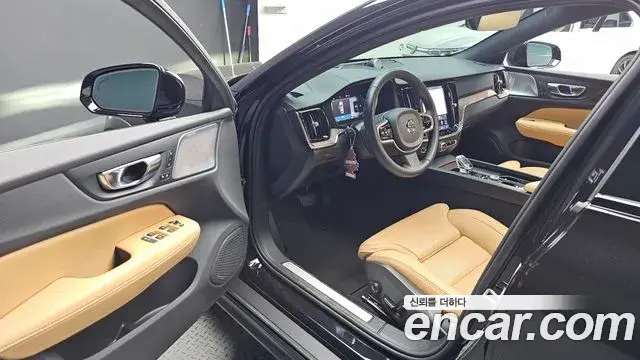 Volvo V60 Cross Country 2025 — Şəkil 18/33