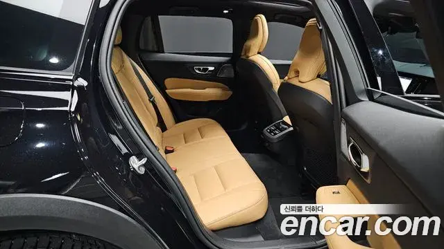 Volvo V60 Cross Country 2025 — Şəkil 33/33