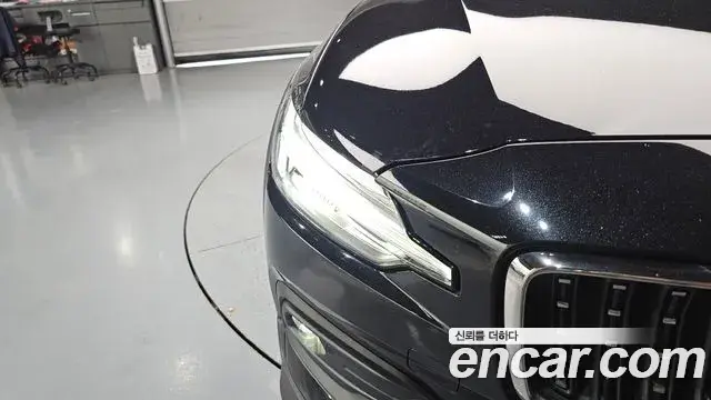 Volvo V60 Cross Country 2025 — Şəkil 31/33