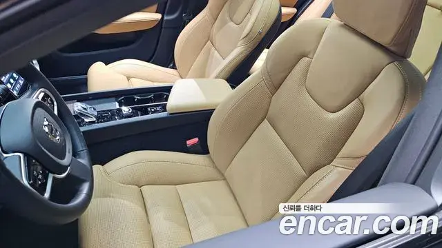 Volvo V60 Cross Country 2025 — Şəkil 4/33