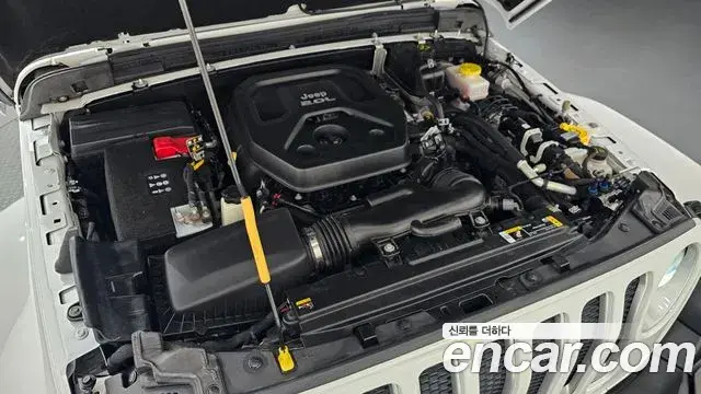 Jeep Wrangler 2023 — ფოტო 20/30