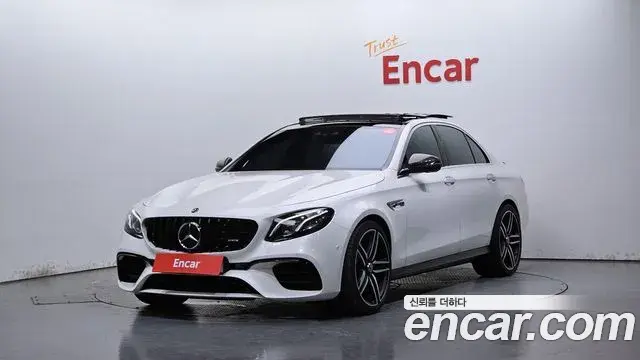 Mercedes-Benz E-Class 2019 — Photo 10/31