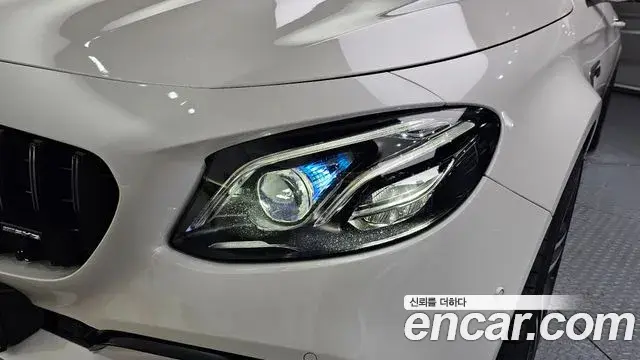Mercedes-Benz E-Class 2019 — Photo 17/31