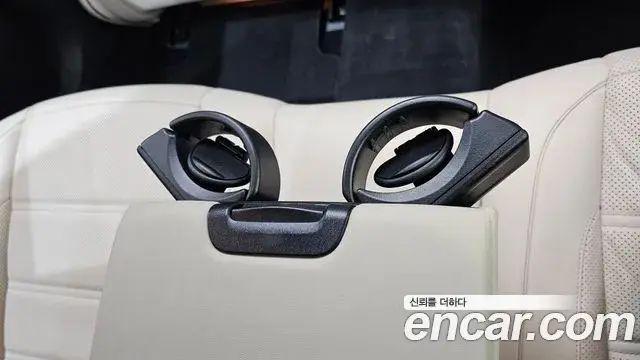 Mercedes-Benz E-Class 2019 — Photo 8/31
