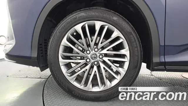 Lexus RX450h 2021 — Photo 23/38