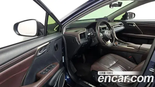 Lexus RX450h 2021 — Photo 17/38
