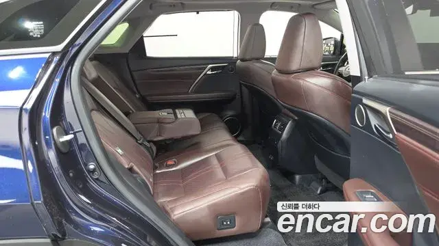 Lexus RX450h 2021 — Photo 24/38