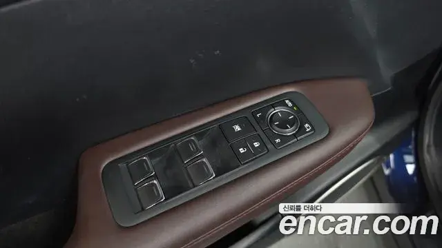 Lexus RX450h 2021 — Photo 25/38