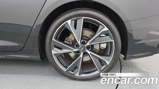 Audi A6 2023 — ფოტო 6/33