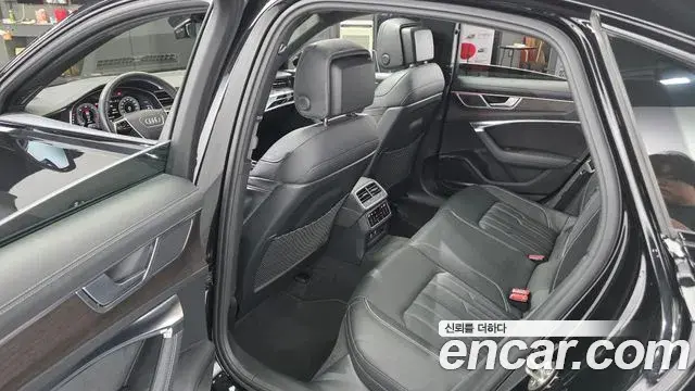 Audi A6 2023 — ფოტო 21/33