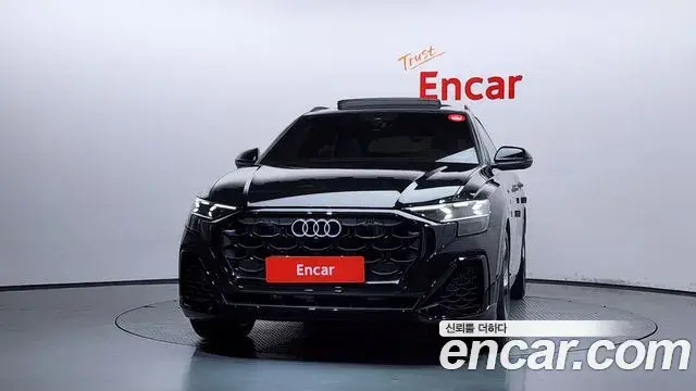Audi Q8 2025 — ფოტო 1/36