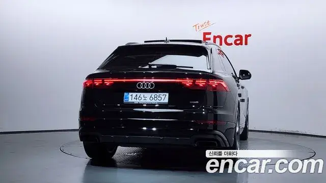 Audi Q8 2025 — ფოტო 11/36