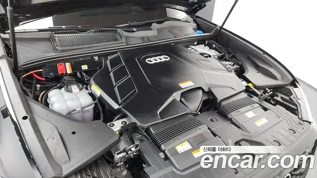 Audi Q8 2025 — ფოტო 23/36