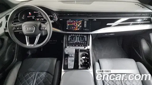 Audi Q8 2025 — ფოტო 14/36