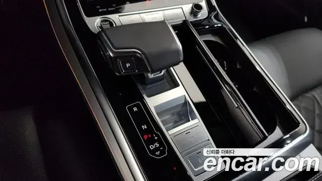 Audi Q8 2025 — ფოტო 18/36