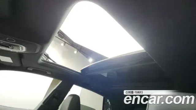 Audi Q8 2025 — ფოტო 26/36
