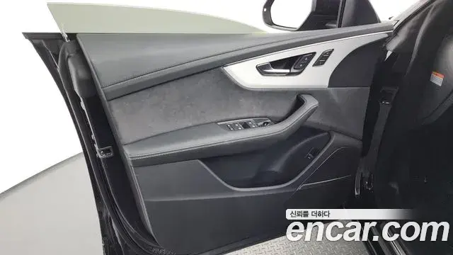 Audi Q8 2025 — ფოტო 36/36