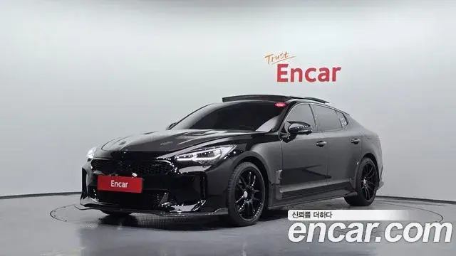 Kia Stinger 2022 — Фото 1/20