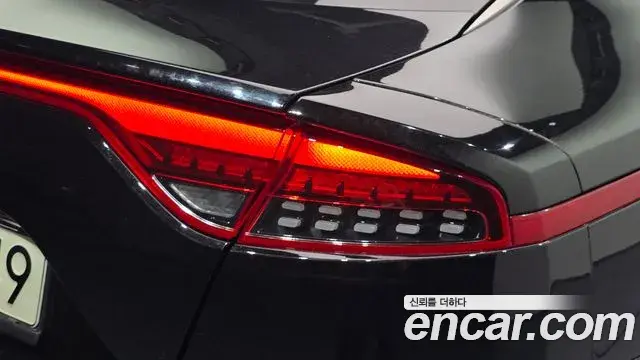 Kia Stinger Meister 2022 — ფოტო 7/33