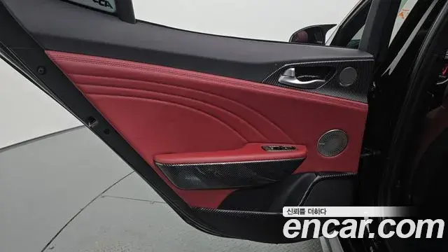Kia Stinger Meister 2022 — ფოტო 20/33