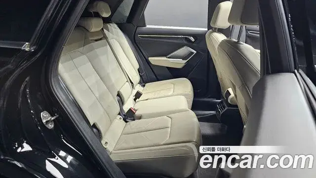 Audi Q3 2023 — ფოტო 22/31