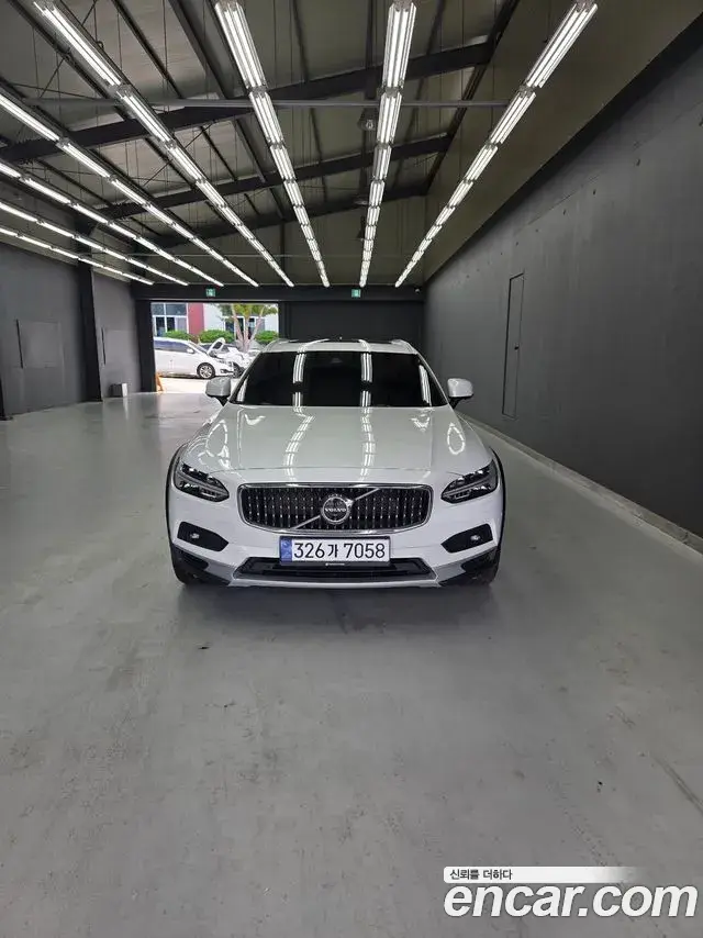 Volvo V90 Cross Country 2020 — ფოტო 3/14