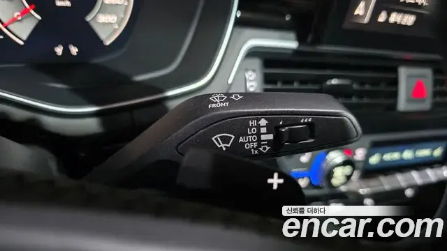 Audi A4 2020 — ფოტო 23/34