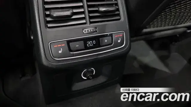 Audi A4 2020 — ფოტო 28/34