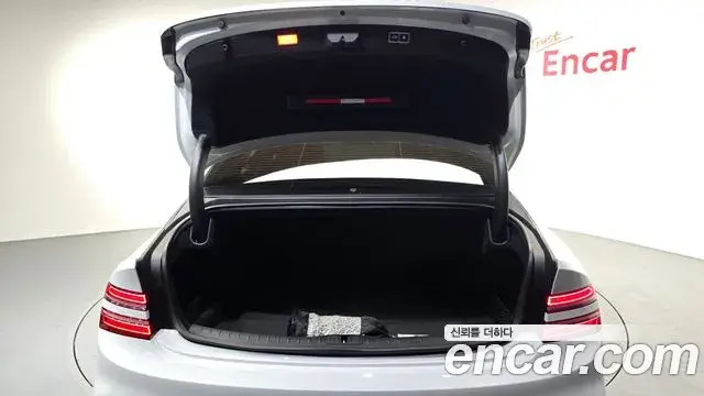 Genesis G80 2024 — Şəkil 18/33