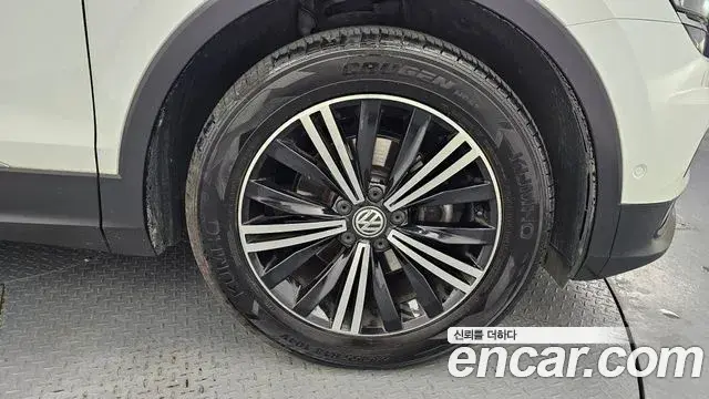 Volkswagen Tiguan 2020 — Şəkil 8/30