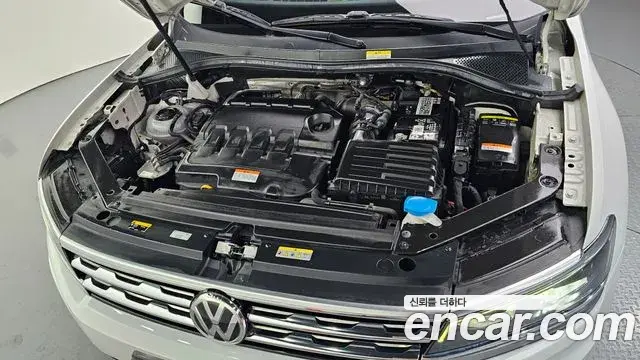 Volkswagen Tiguan 2020 — Şəkil 25/30