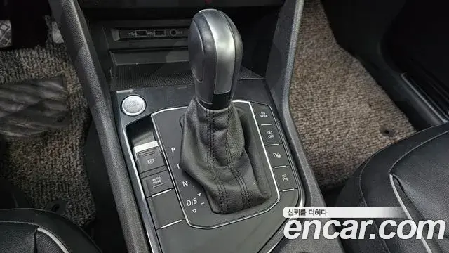 Volkswagen Tiguan 2020 — Şəkil 27/30