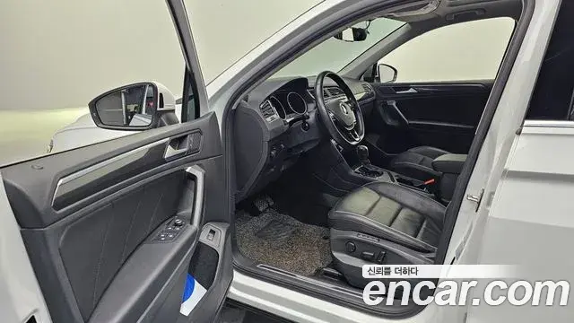 Volkswagen Tiguan 2020 — Şəkil 12/30