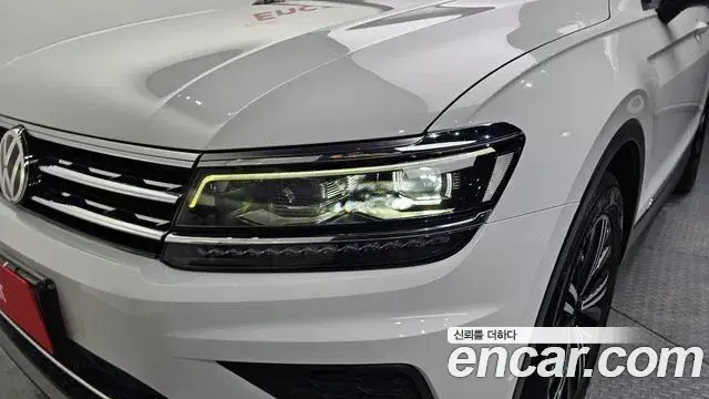 Volkswagen Tiguan 2020 — Şəkil 24/30