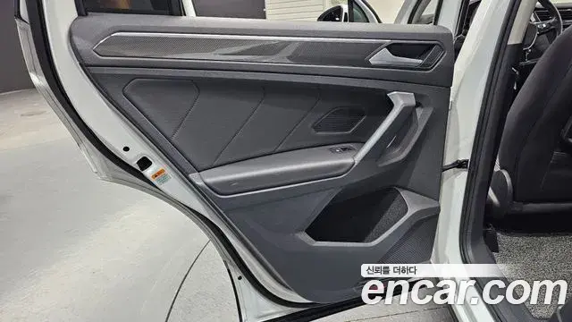 Volkswagen Tiguan 2020 — Şəkil 9/30
