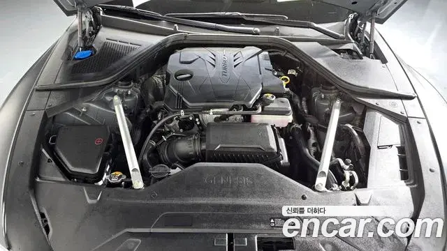 Genesis Electrified G80 2023 — Photo 6/20