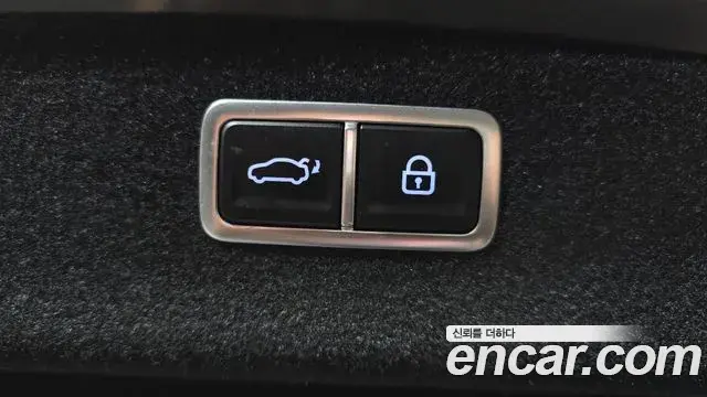 Genesis Electrified G80 2023 — Photo 16/20