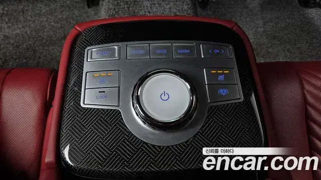 Genesis Electrified G80 2023 — Photo 19/20