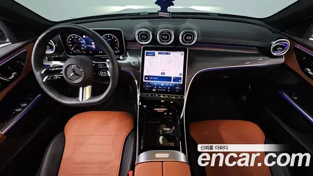 Mercedes-Benz C-Class 2025 — Photo 23/32