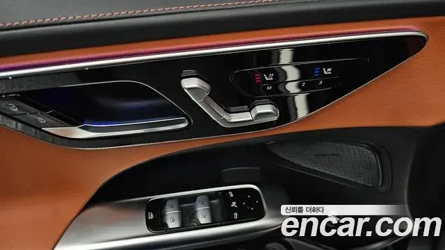 Mercedes-Benz C-Class 2025 — Photo 11/32