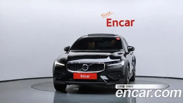 Volvo V60 Cross Country 2021 — Photo 20/36