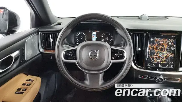 Volvo V60 Cross Country 2021 — Photo 30/36