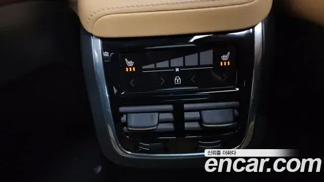 Volvo V60 Cross Country 2021 — Photo 26/36