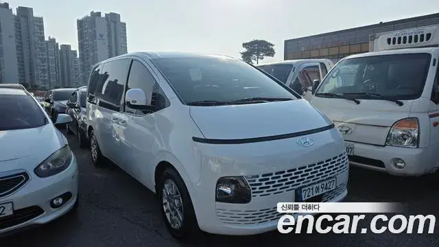 Hyundai Staria 2023 — Фото 1/12