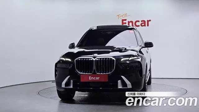 BMW X7 2024 — Photo 24/35