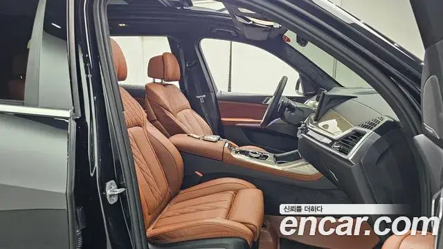 BMW X7 2024 — Photo 7/35