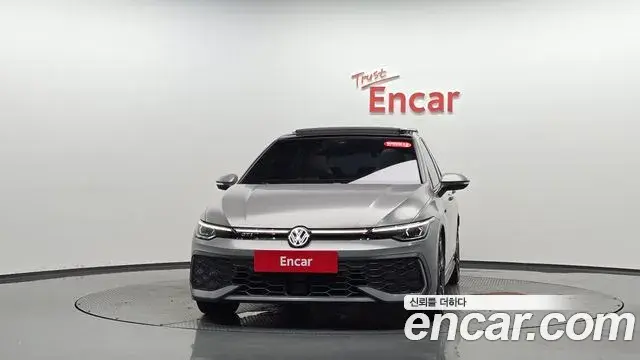 Volkswagen Golf 2025 — Şəkil 24/31